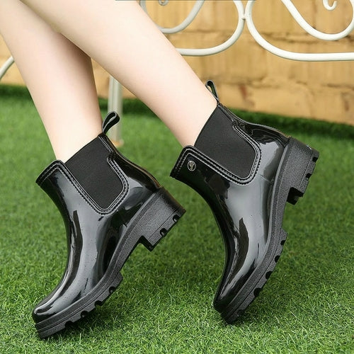 2018 new fashion quality lady PVC rubber shoes warm rain boots bright