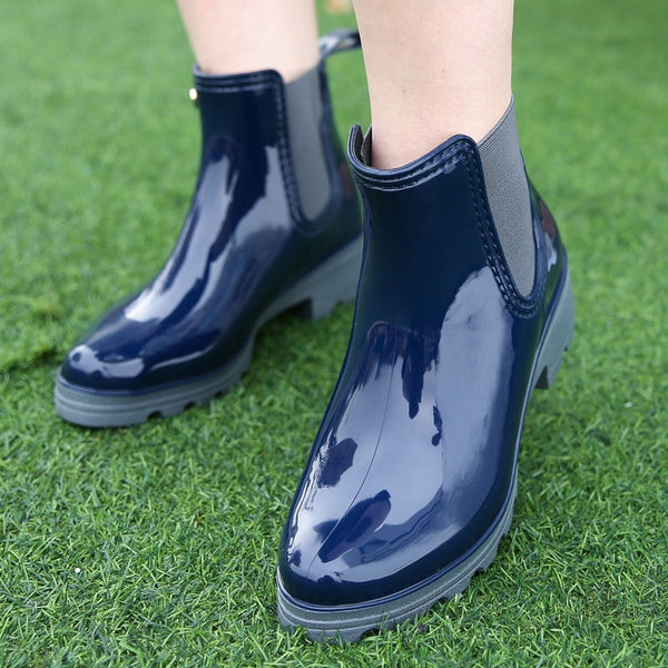 2018 new fashion quality lady PVC rubber shoes warm rain boots bright